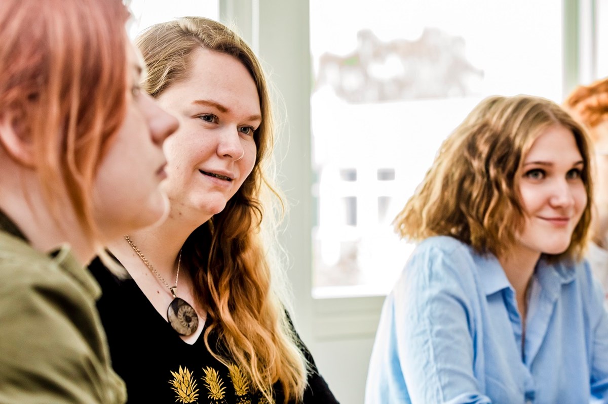 Thea skal på gymnasium for autister